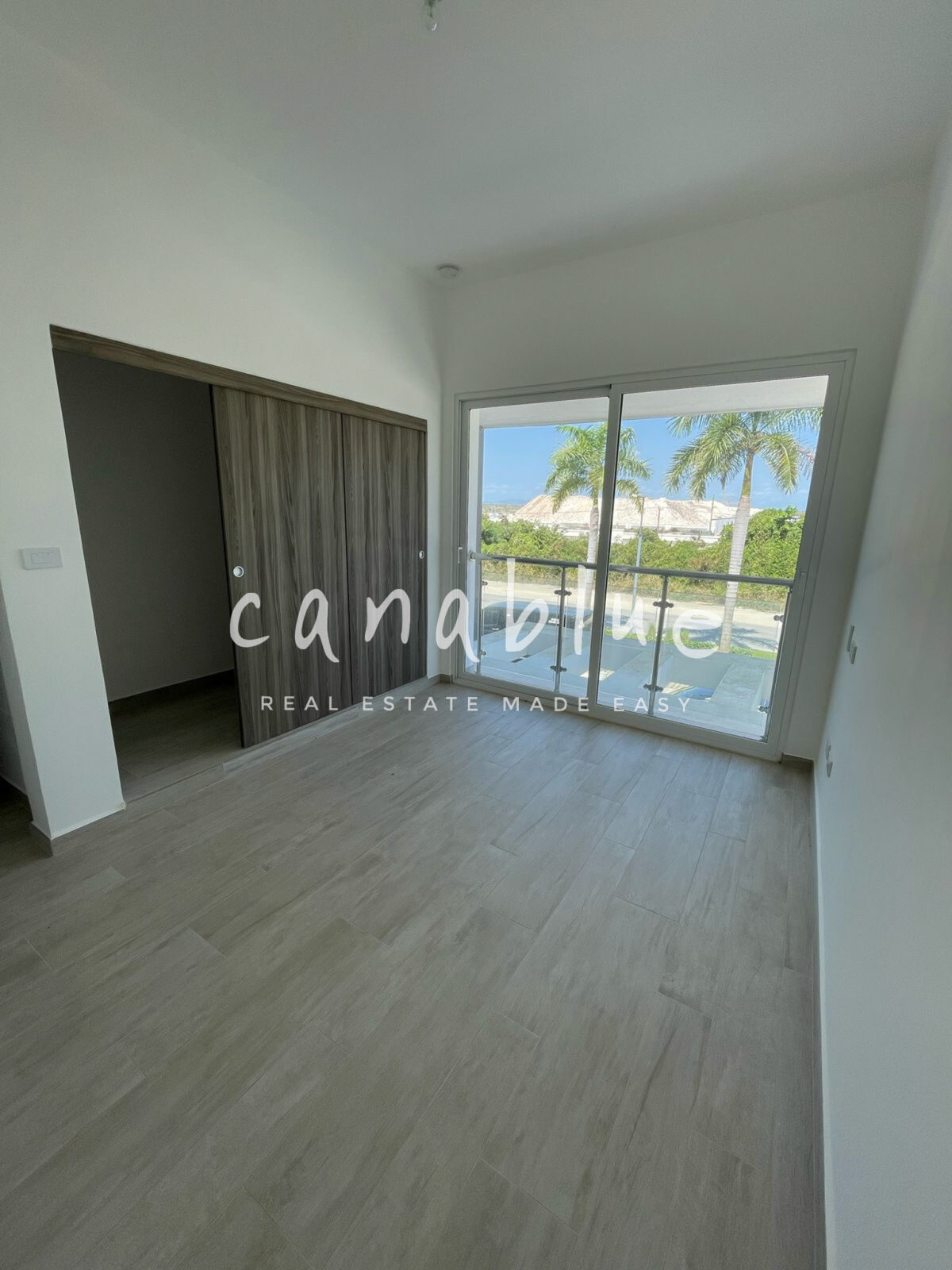 Caribbean Breeze at Coral Bay I — photo 9