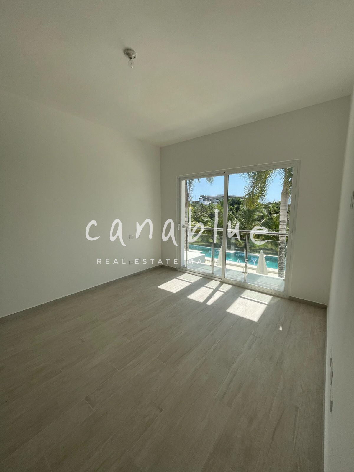 Caribbean Breeze at Coral Bay I — photo 10