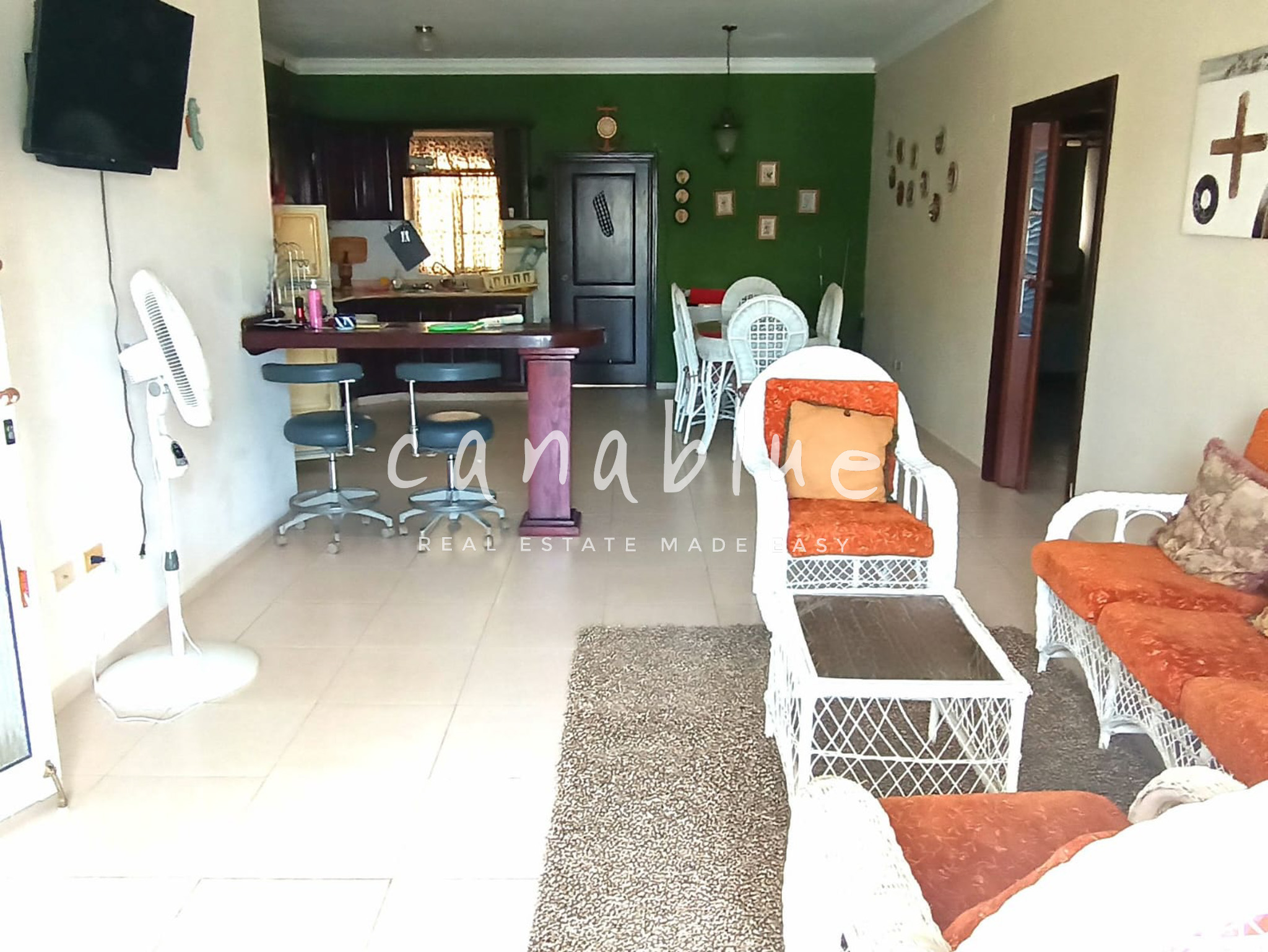 Spacious Two-Level Condo Near Downtown