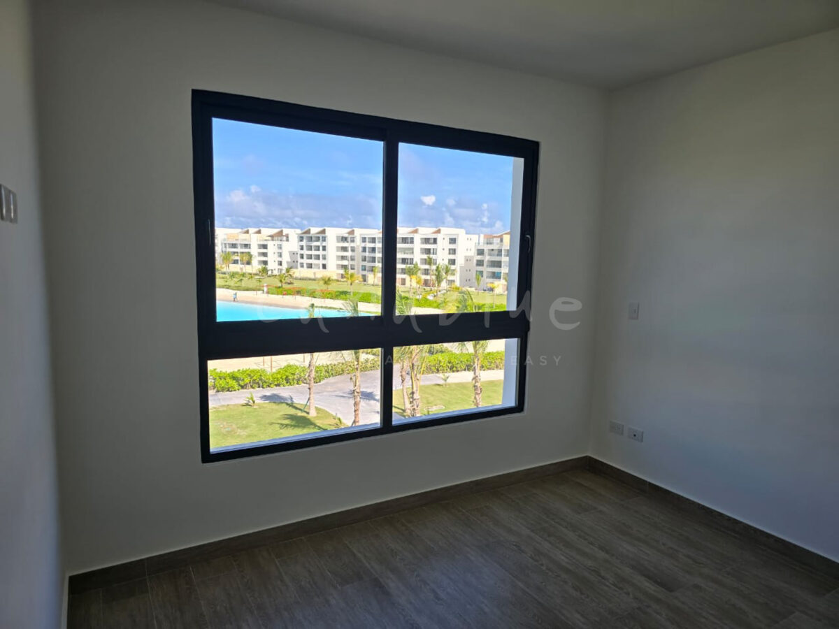 Waterfront Garden Condo — photo 5