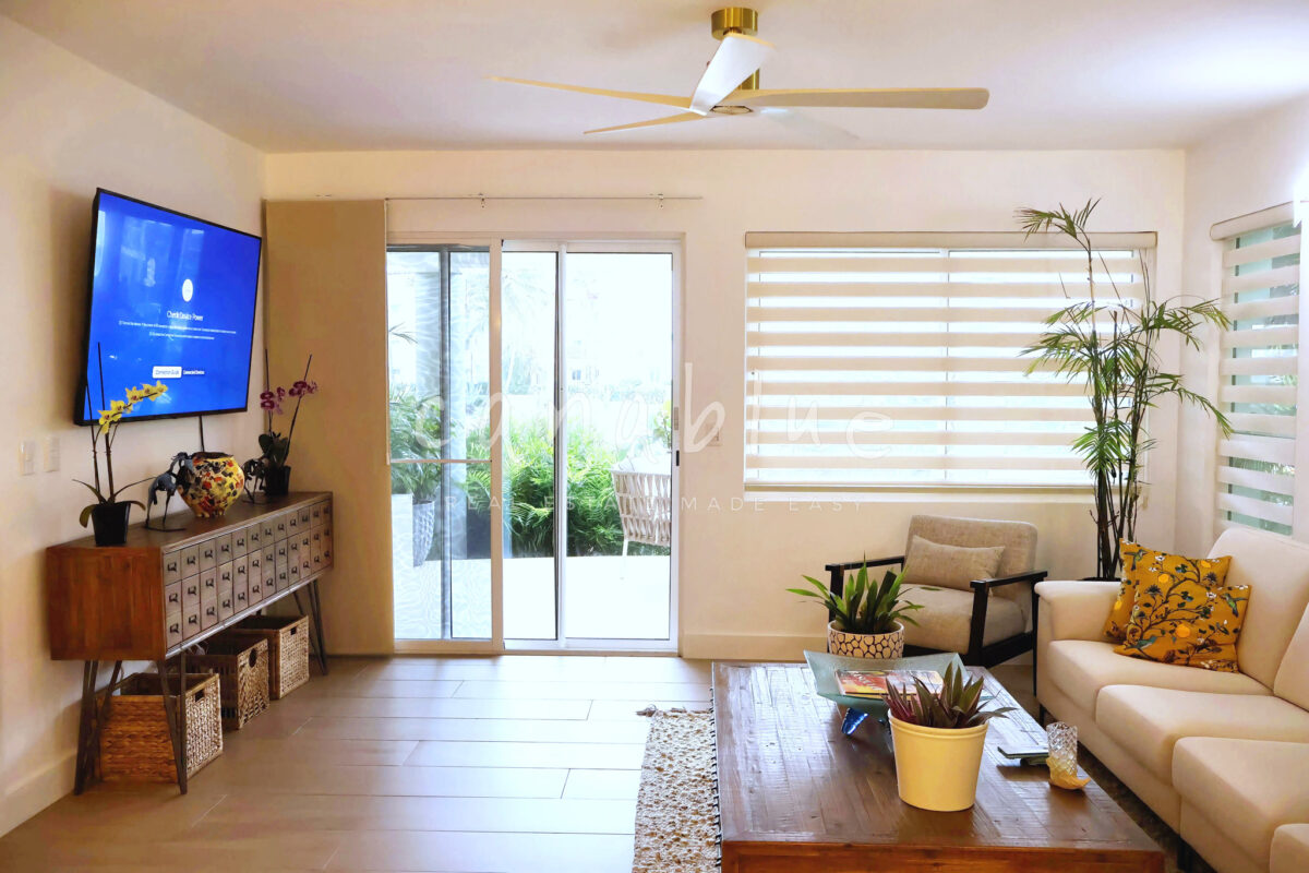 Beachfront Living Condo — photo 3