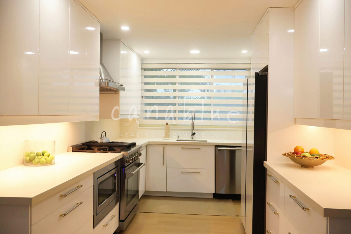 Beachfront Living Condo — photo 5
