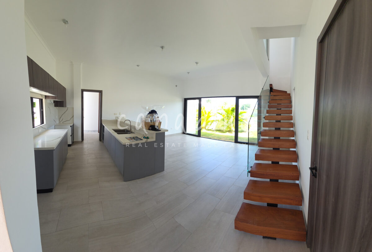Private Villa Living Near Downtown — photo 5