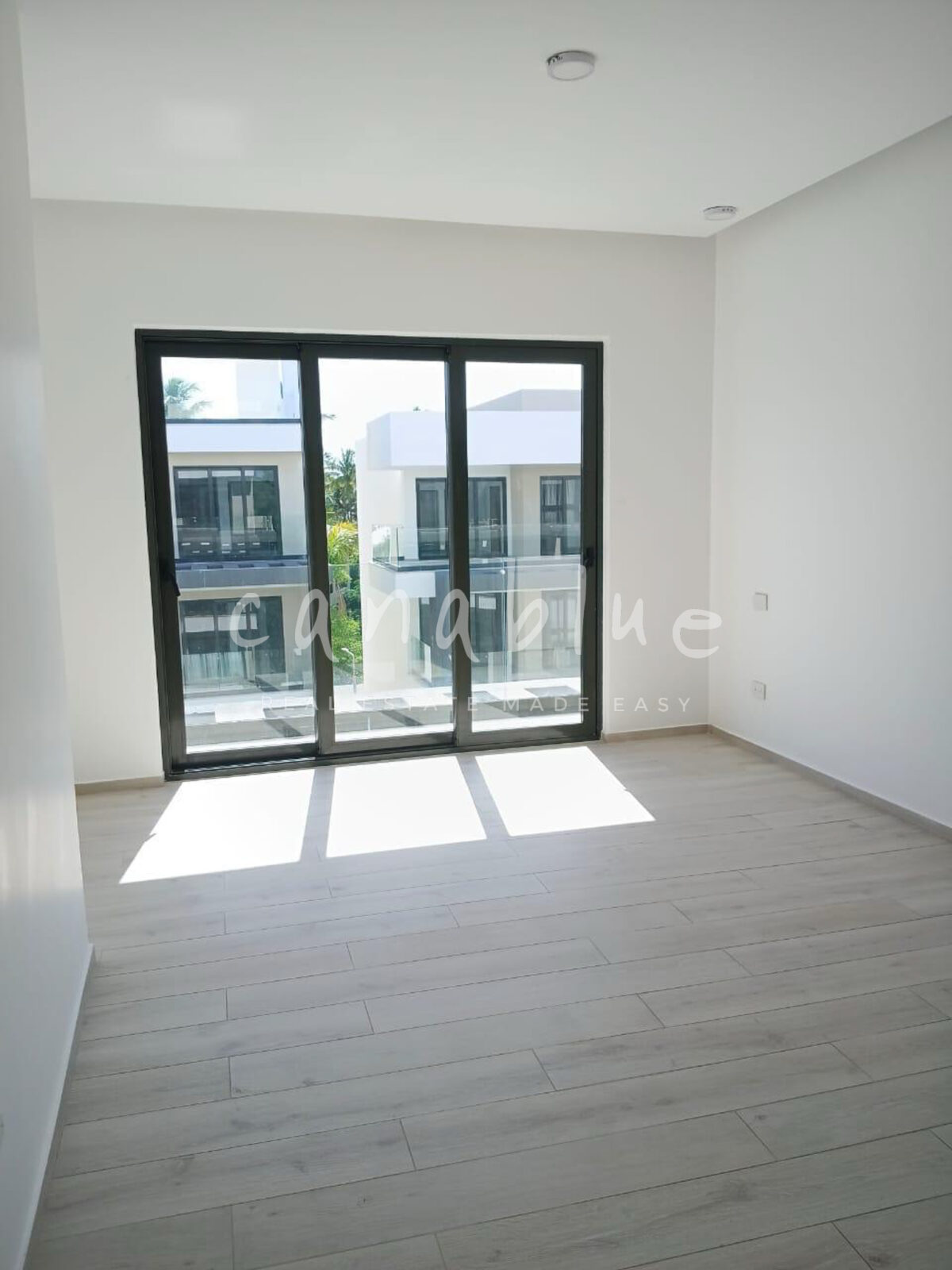 Prestige Penthouse at Ocean Bay — photo 6