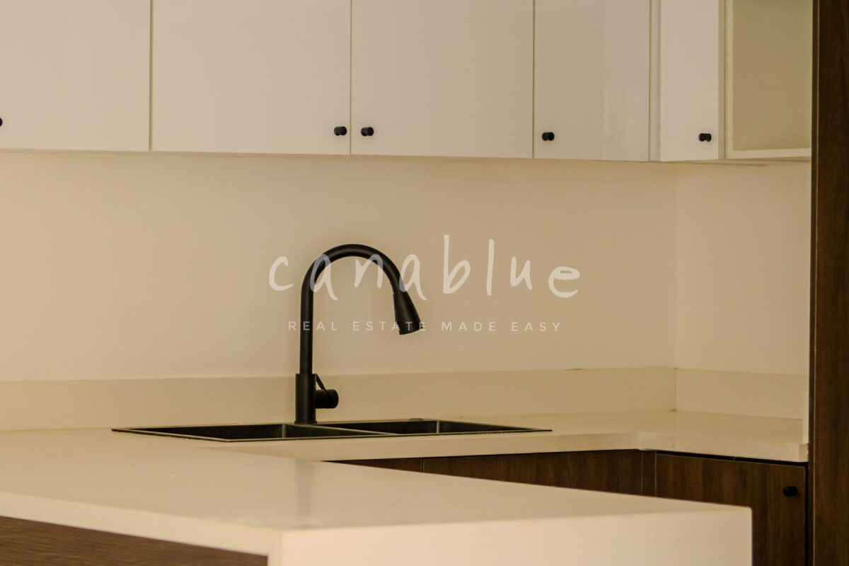 Stylish 3-Bedroom Penthouse Near Downtown — photo 6