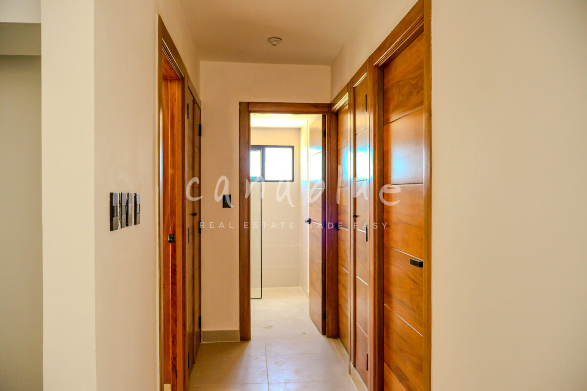 Stylish 3-Bedroom Penthouse Near Downtown — photo 7