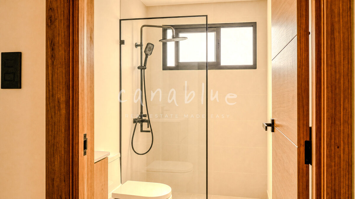 Stylish 3-Bedroom Penthouse Near Downtown — photo 10