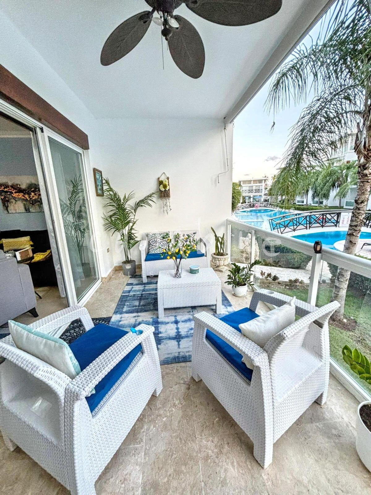 Bright 2-Bedroom Retreat with Expansive Terrace — photo 3