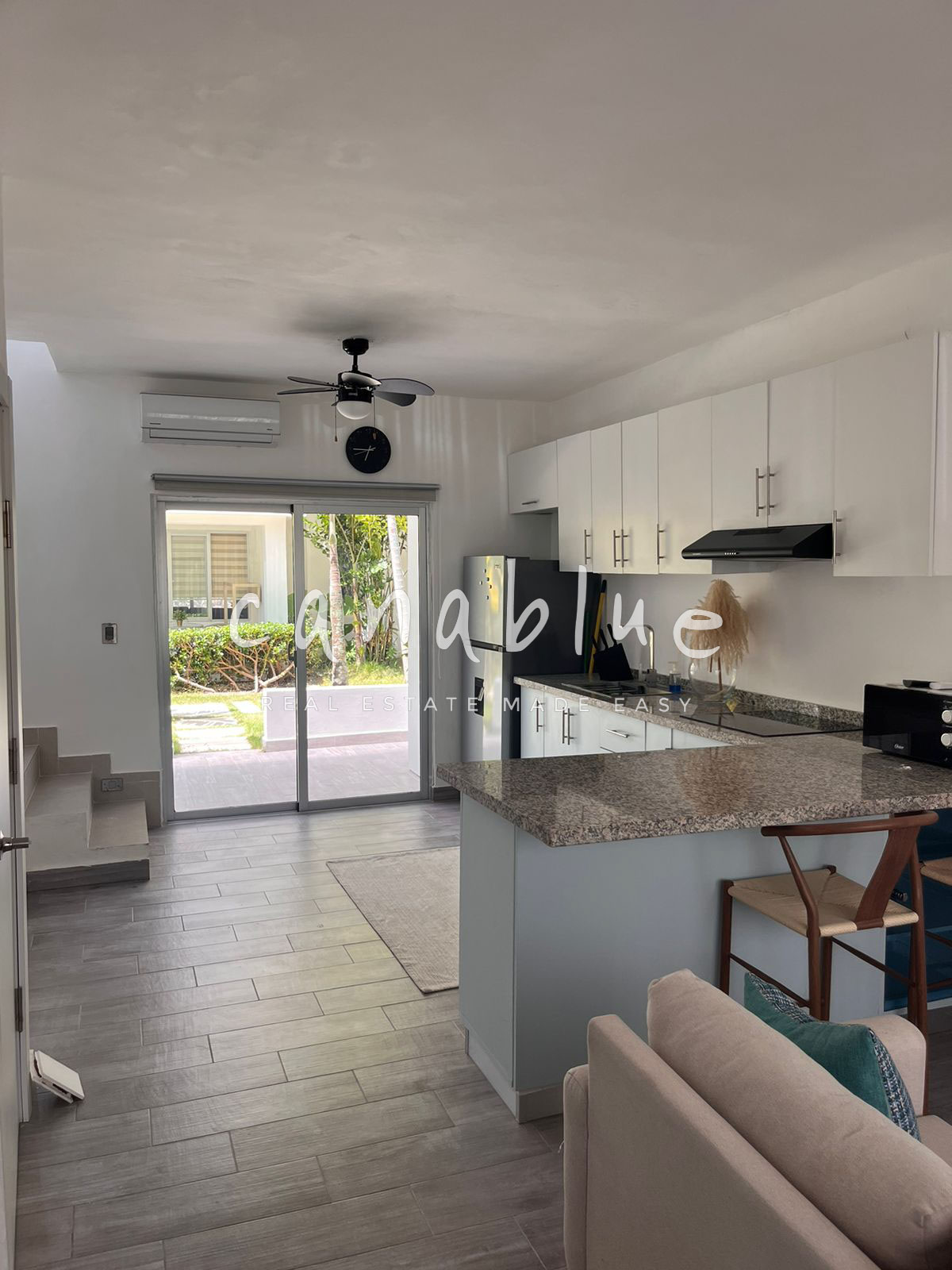 Cozy Coastal Villa in Maretta Beach — photo 4
