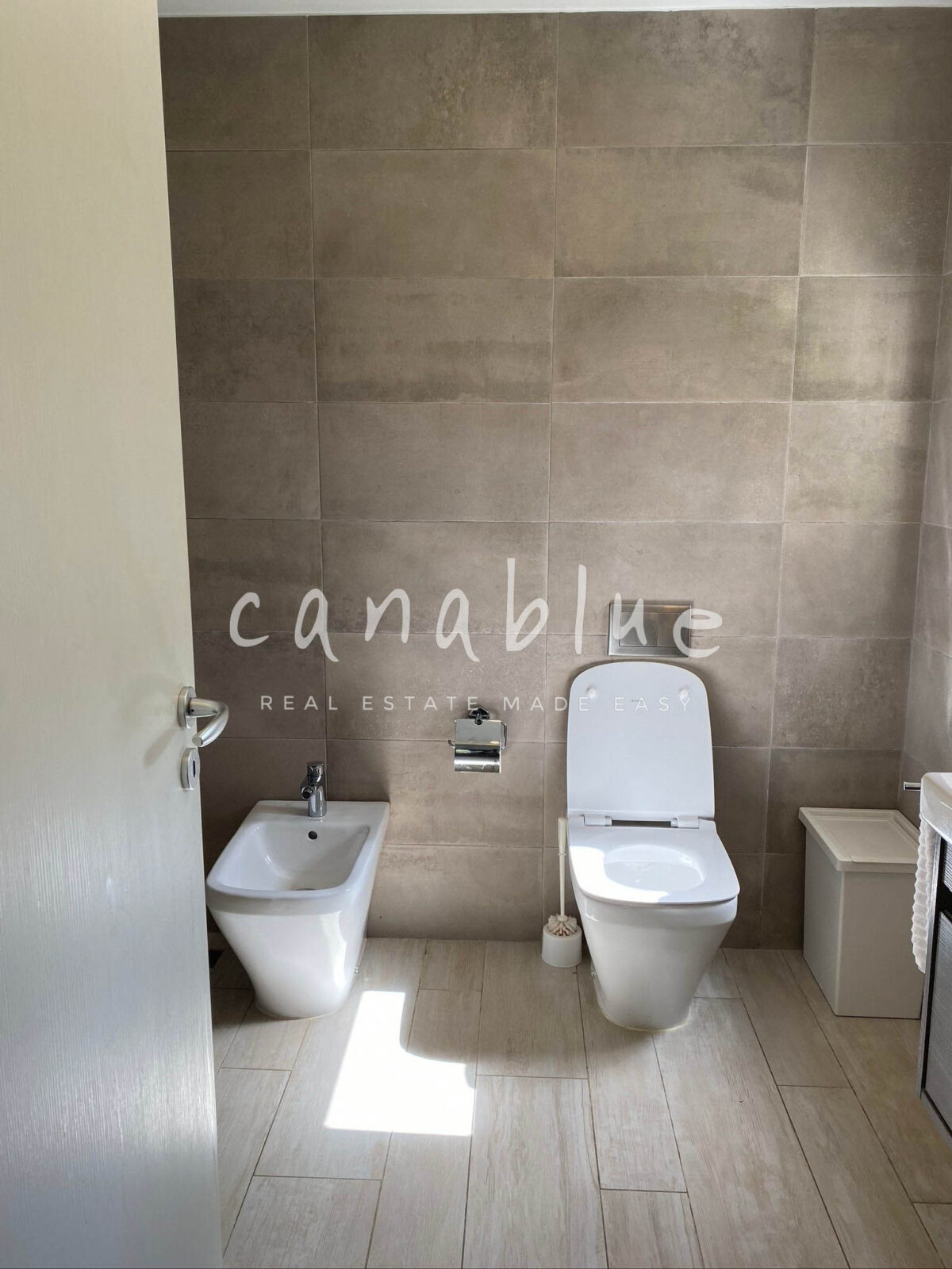 Elegantly Bright Natural Light Condo — photo 11