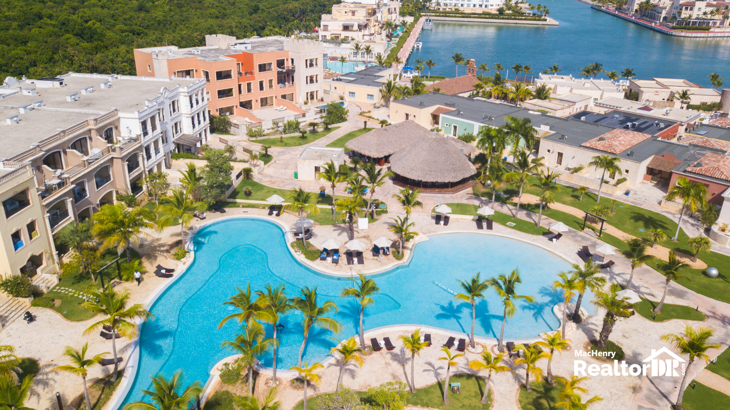 🏝️ FULLY FURNISHED STUDIO IN CAP CANA WITH STUNNING MARINA AND OCEAN VIEWS — photo 2