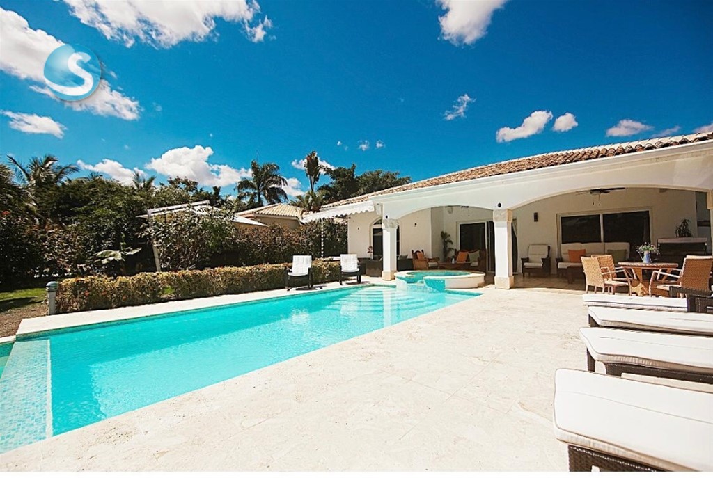 3-Bedroom Villa in Cocotal — photo 2