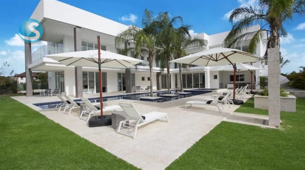 8-Bedroom Villa in Cap Cana — photo 1