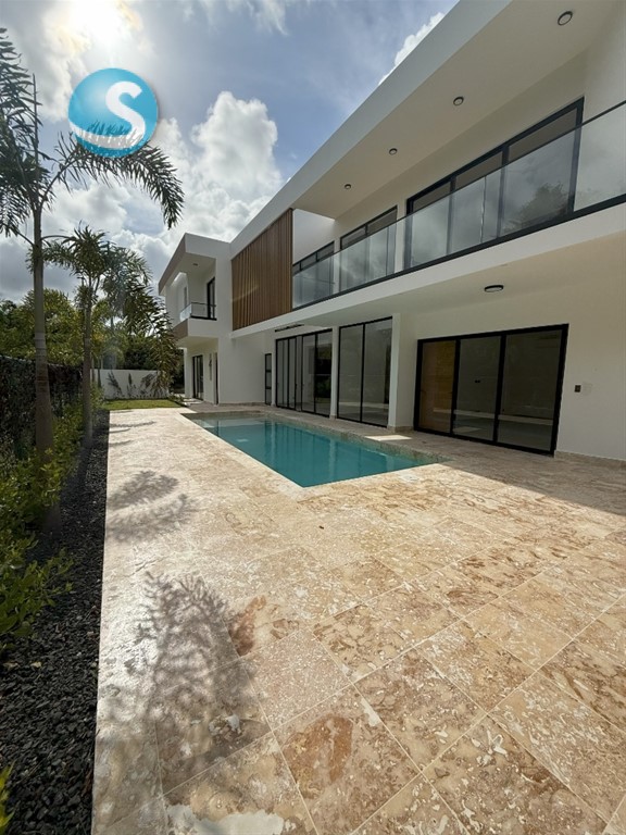 4-Bedroom Villa in Punta Cana Village — photo 1