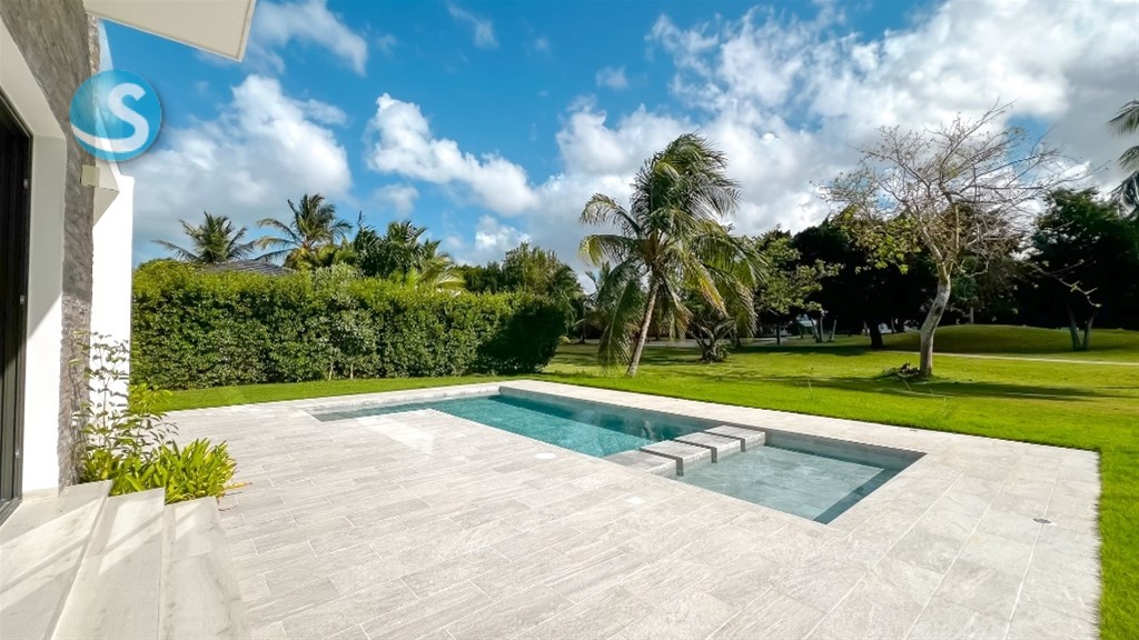 3-Bedroom Villa in Cocotal Golf & Country Club — photo 2