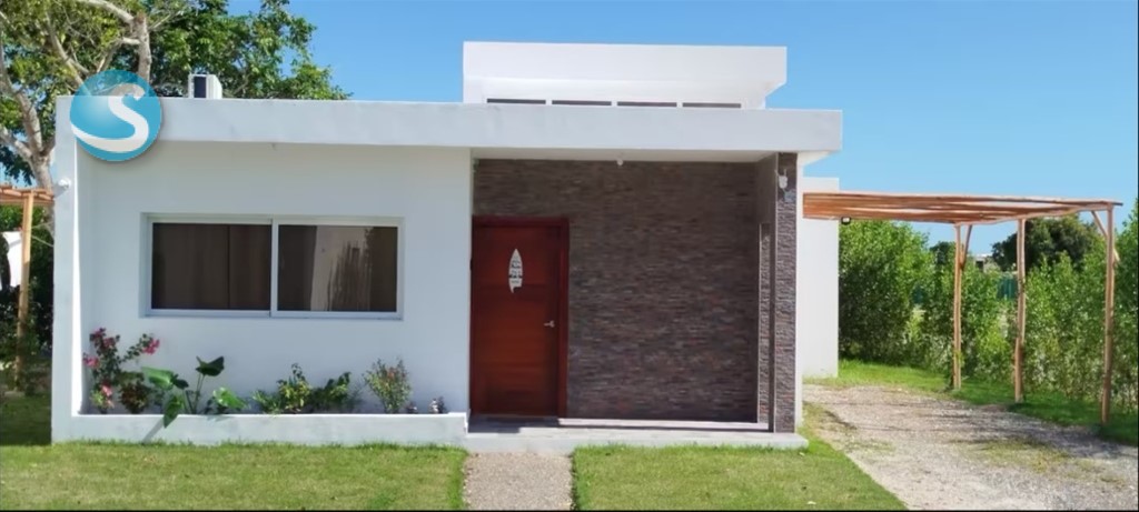 2-Bedroom House in Verón — photo 1