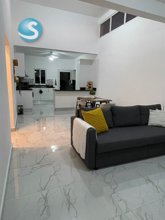 2-Bedroom House in Verón — photo 2