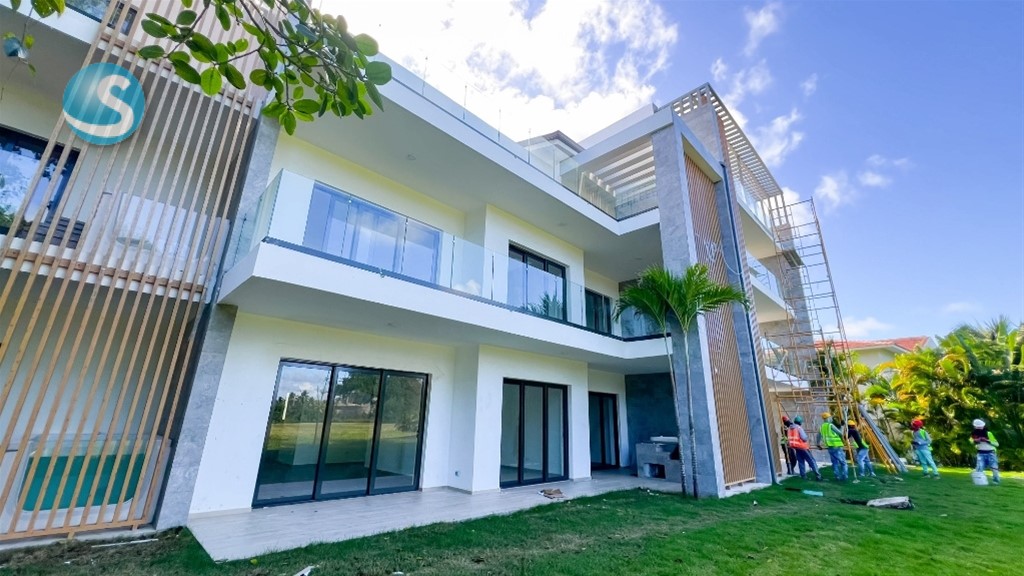 2-Bedroom Apartment in Cocotal Golf & Country Club — photo 2