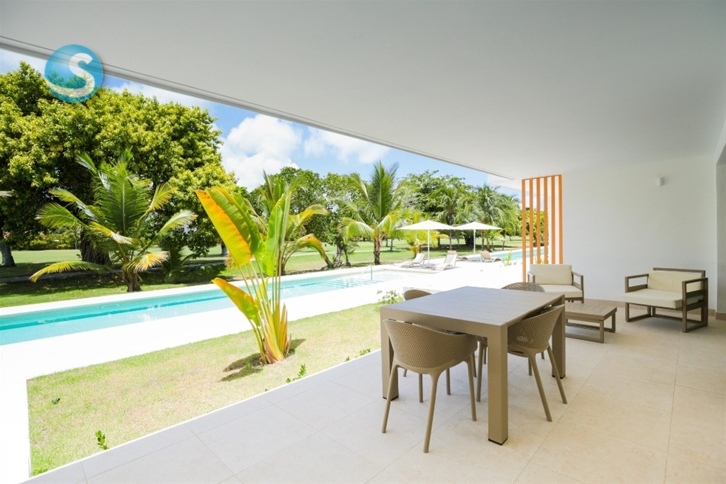 2-Bedroom Apartment in Cocotal Golf & Country Club — photo 2