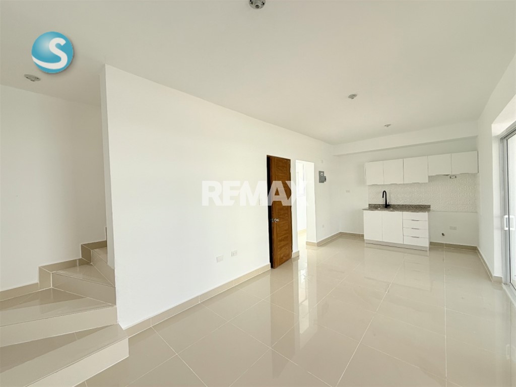 2-Bedroom House in Verón — photo 2