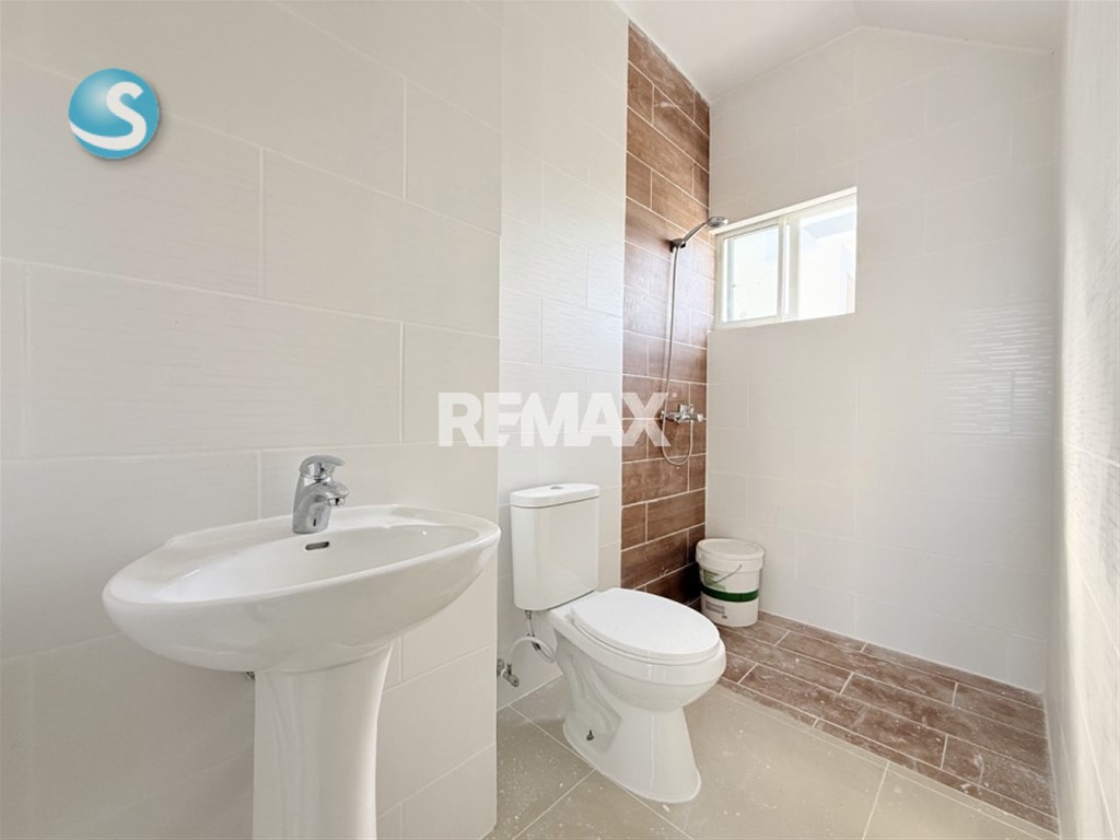 2-Bedroom House in Verón — photo 12