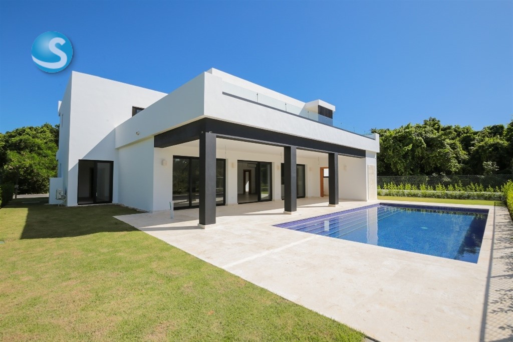 4-Bedroom Villa in Punta Cana Village — photo 2