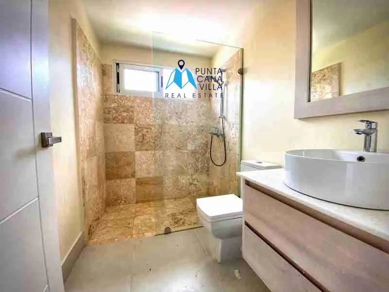 Caribbean Lake Cocotal: Spacious 3-Bedroom Condo for Sale in Punta Cana with High-End Finishes — photo 9