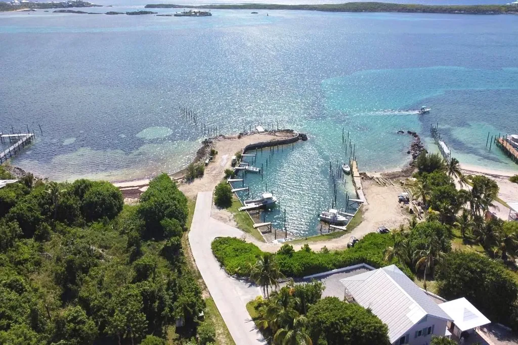 Bajamar With Slip 19 In A Abaco BS — photo 2