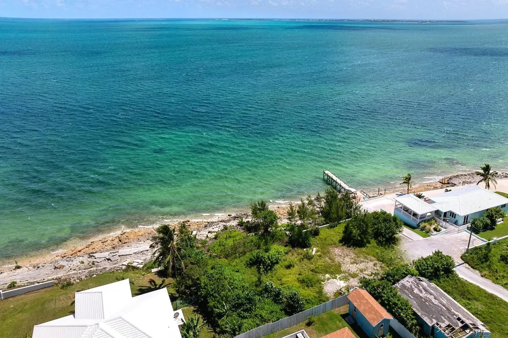Lowe's Property Abaco BS — photo 9