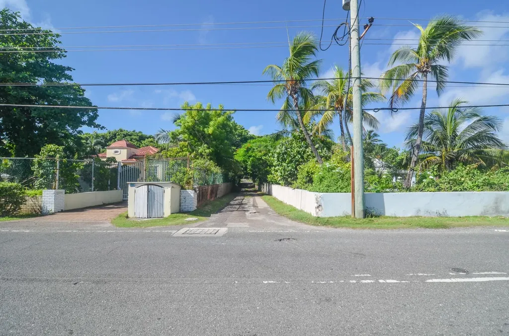 Eastern Road New Providence Paradise Island BS — photo 11