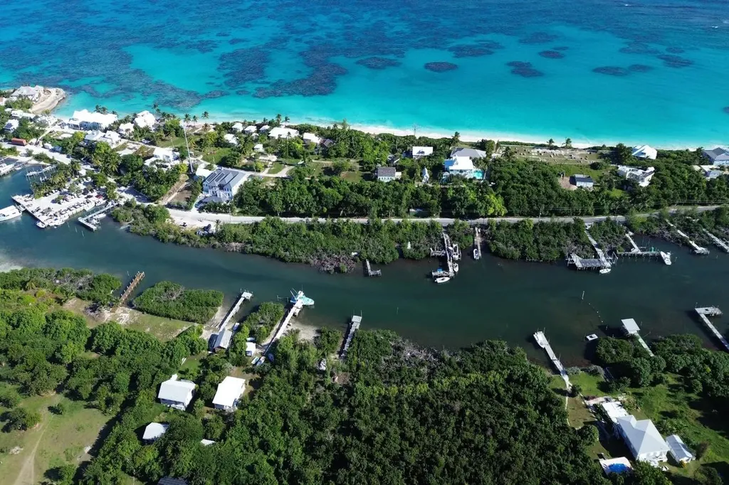 Nigh Life Abaco BS — photo 7