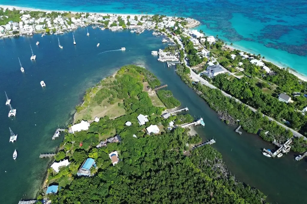 Nigh Life Abaco BS — photo 9