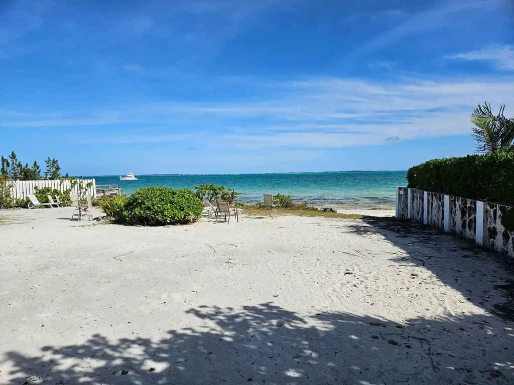 Sunrise Bay 37 Abaco BS — photo 12