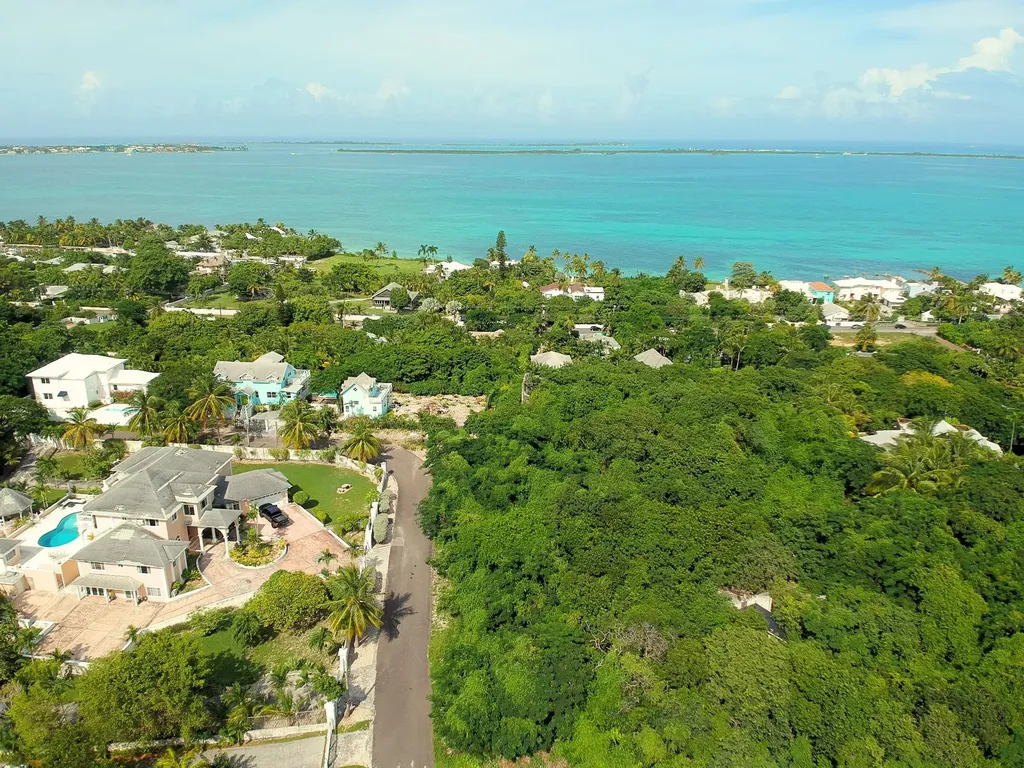 Blackbeard Terrace Subdiv #18 New Providence Paradise Island BS — photo 5