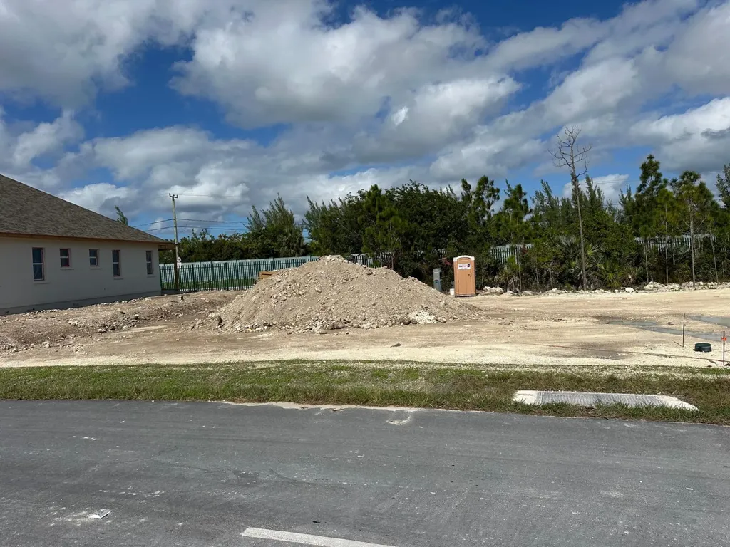 Lot 5, Windsor Lakes New Providence Paradise Island BS — photo 2