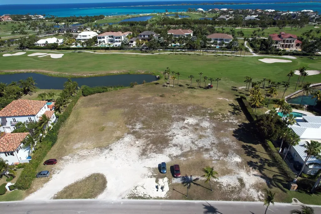 Harbour's Way New Providence Paradise Island BS — photo 11