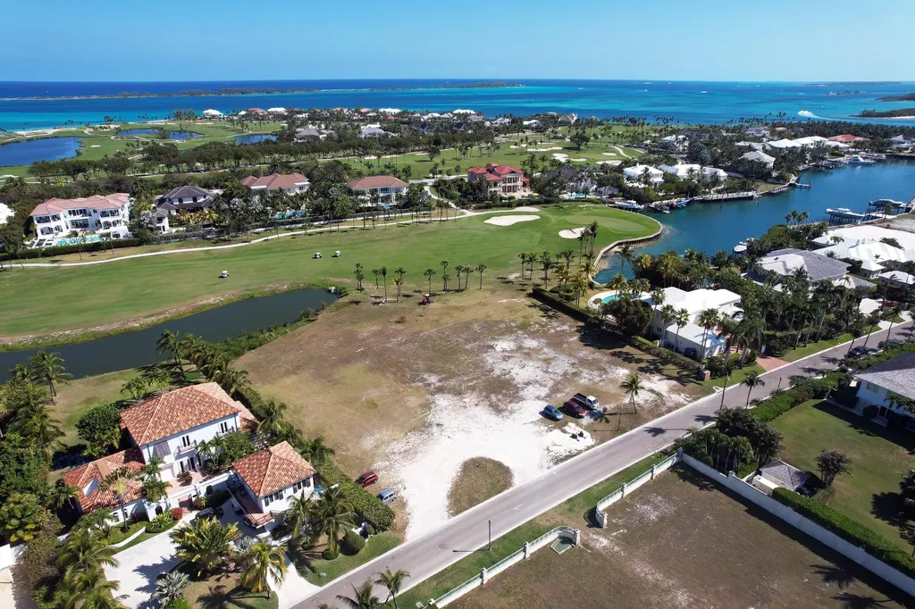 Harbour's Way New Providence Paradise Island BS — photo 3