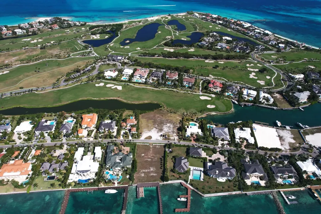Harbour's Way New Providence Paradise Island BS — photo 8