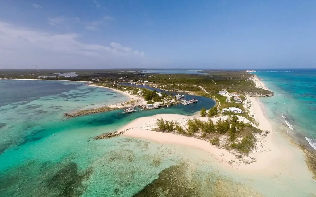 Near Nesbitt Point Rum Ca Rum Cay BS — photo 4