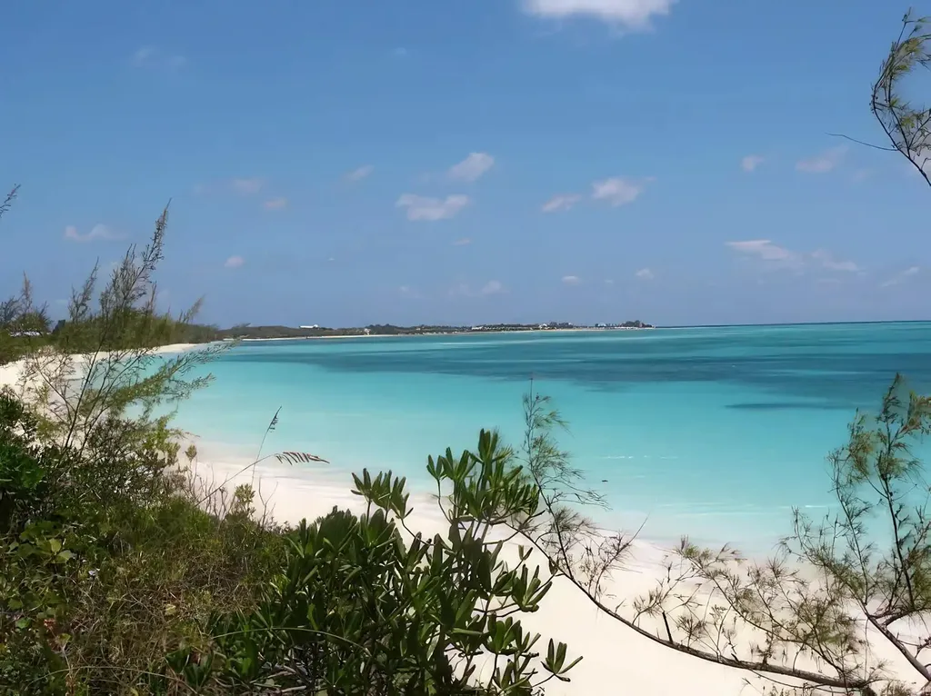 Near Nesbitt Point Rum Ca Rum Cay BS — photo 6