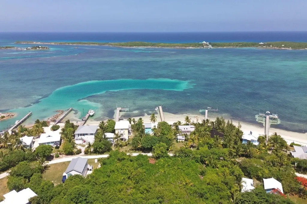 Sea Shine Lot 83 Abaco BS — photo 3