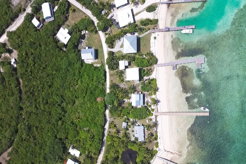 Sea Shine Lot 83 Abaco BS — photo 9