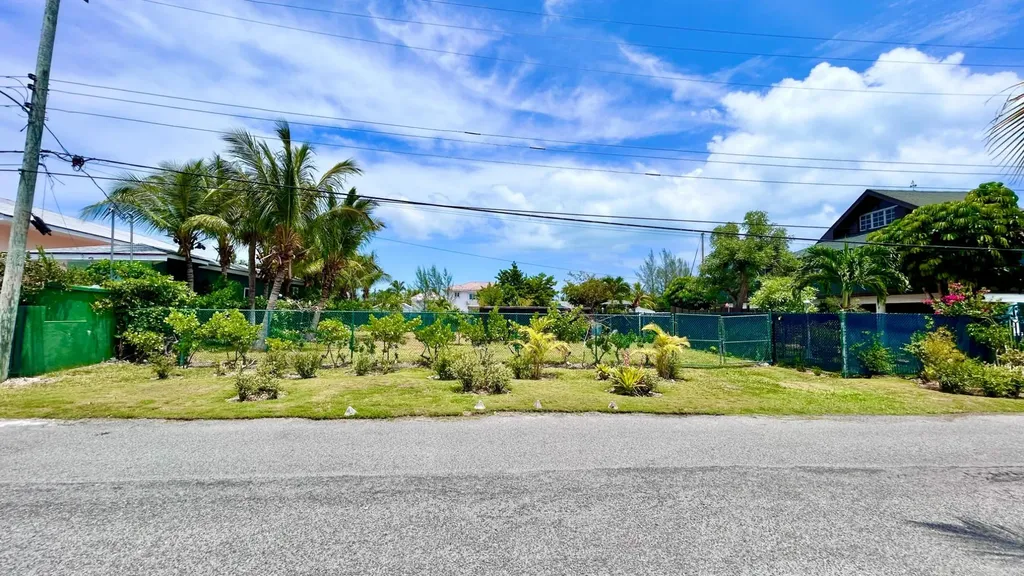 Leeds Road 72 New Providence Paradise Island BS — photo 4