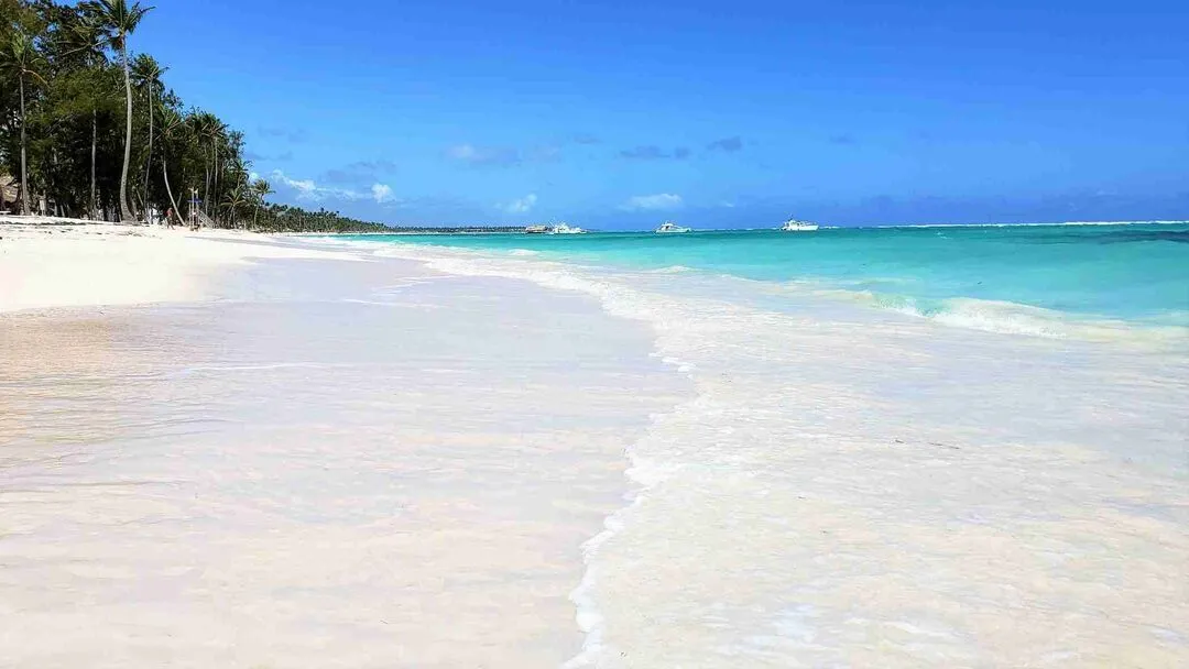 Astonishing Beachfront three-bedroom condo for sale, ideal for Airbnb at Punta Cana — photo 6