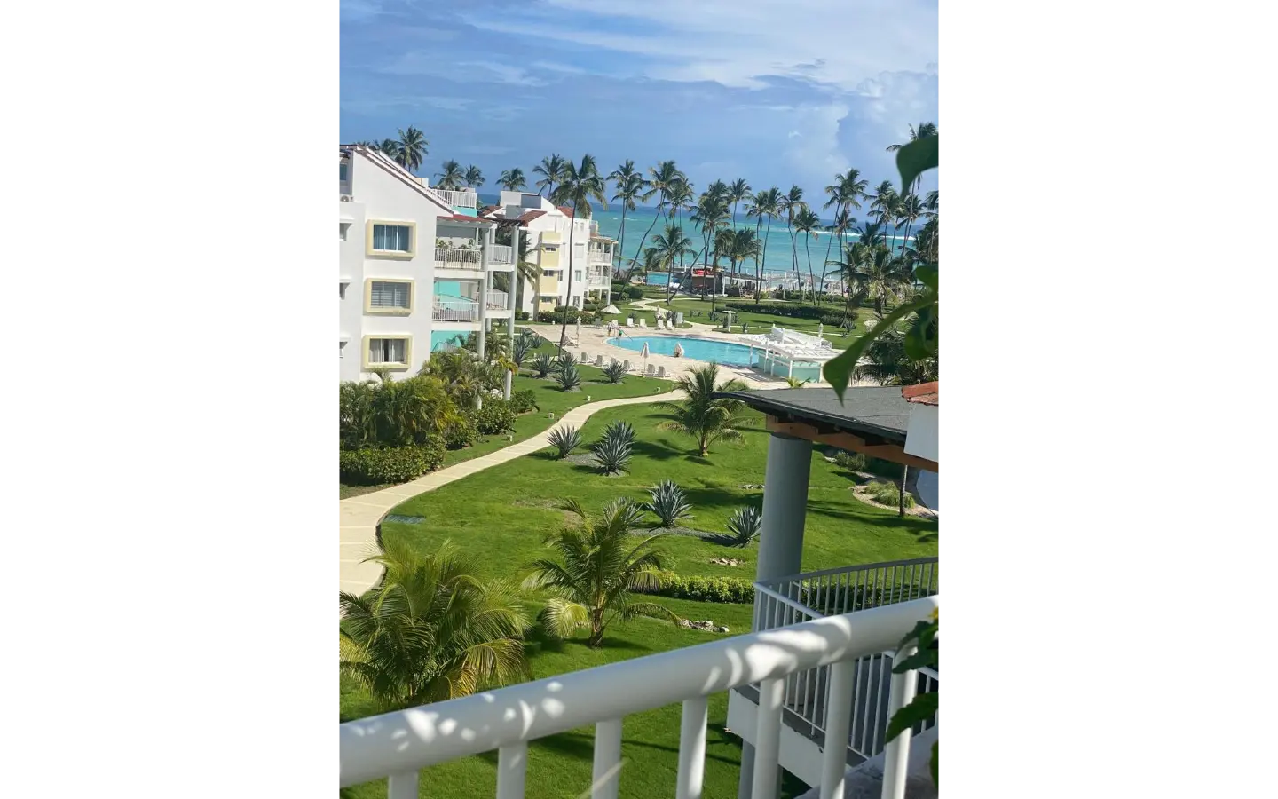 Beach-Front Three-Bedroom Penthouse for Sale in Playa Turquesa, Punta Cana — photo 2