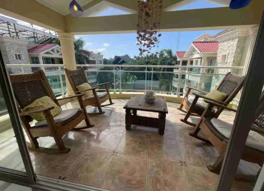 Beautiful four-bedroom penthouse for sale near the beach in Punta Cana. — photo 11