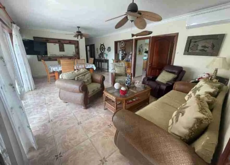 Beautiful four-bedroom penthouse for sale near the beach in Punta Cana. — photo 12
