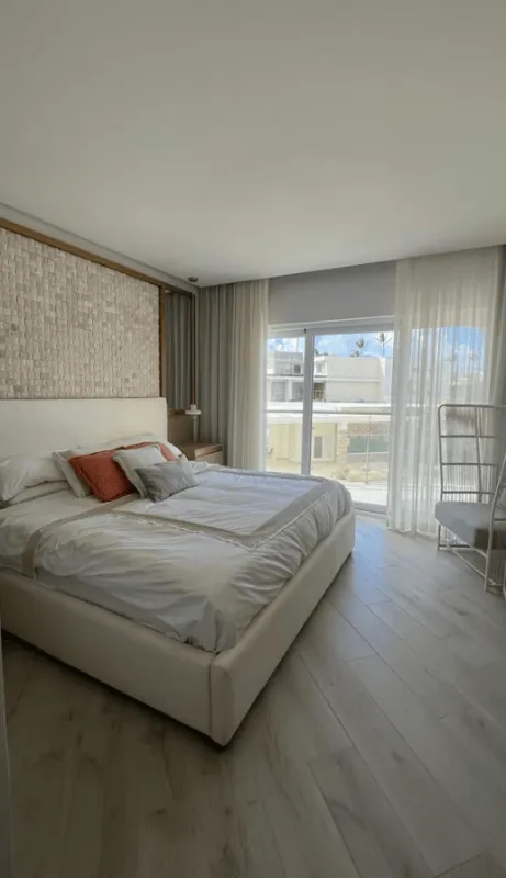 Captivating Beach-front Three-bedroom Condo for sale, located just few steps from the beach at Punta Cana — photo 2