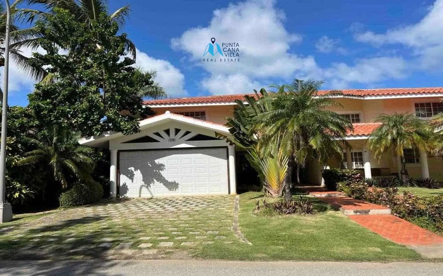 Cocotal: Three Bedroom Duplex Villa For Sale With Maids Bedroom — photo 2