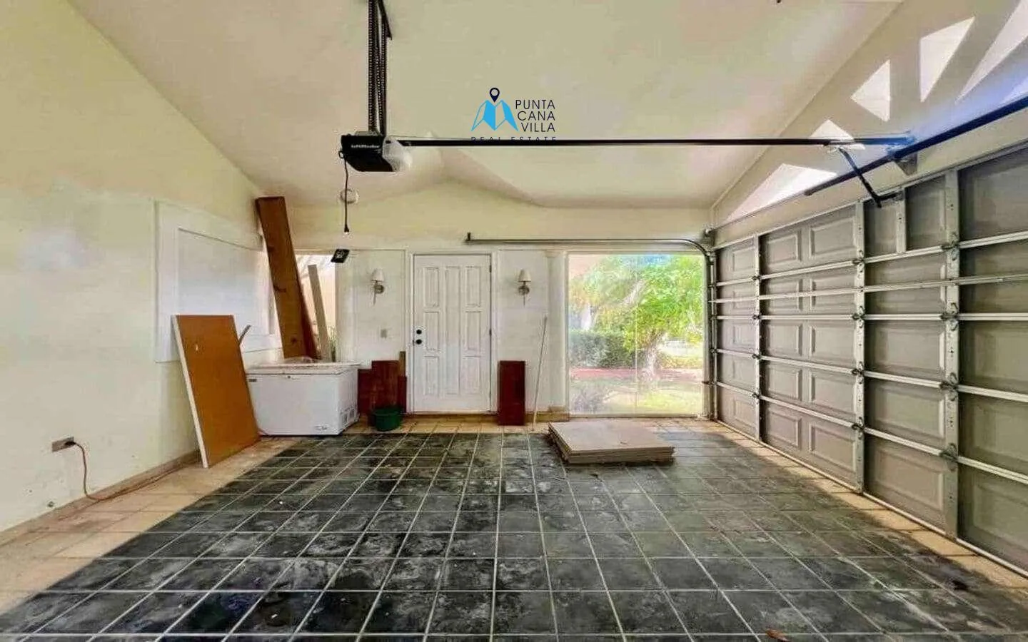 Cocotal: Three Bedroom Duplex Villa For Sale With Maids Bedroom — photo 10